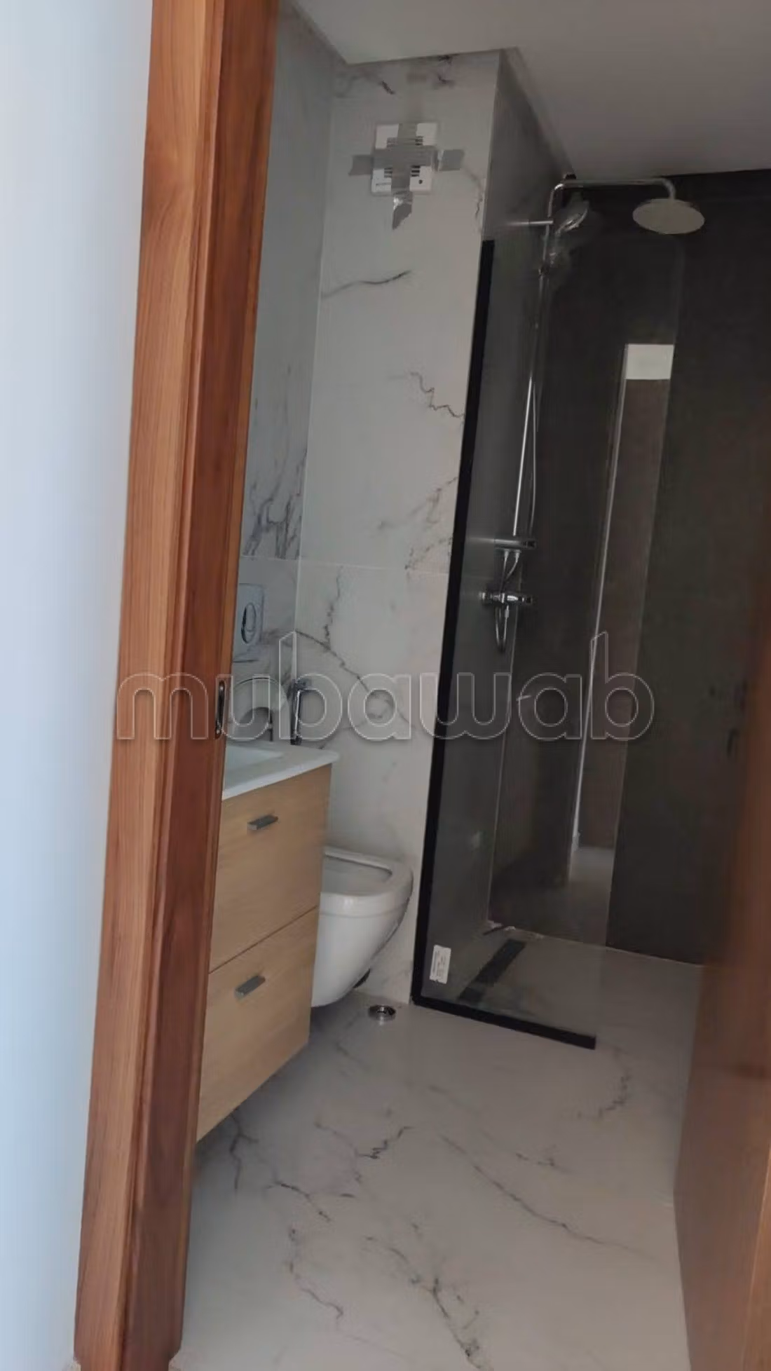 À louer – Superbe studio vide 60 m² à CFC