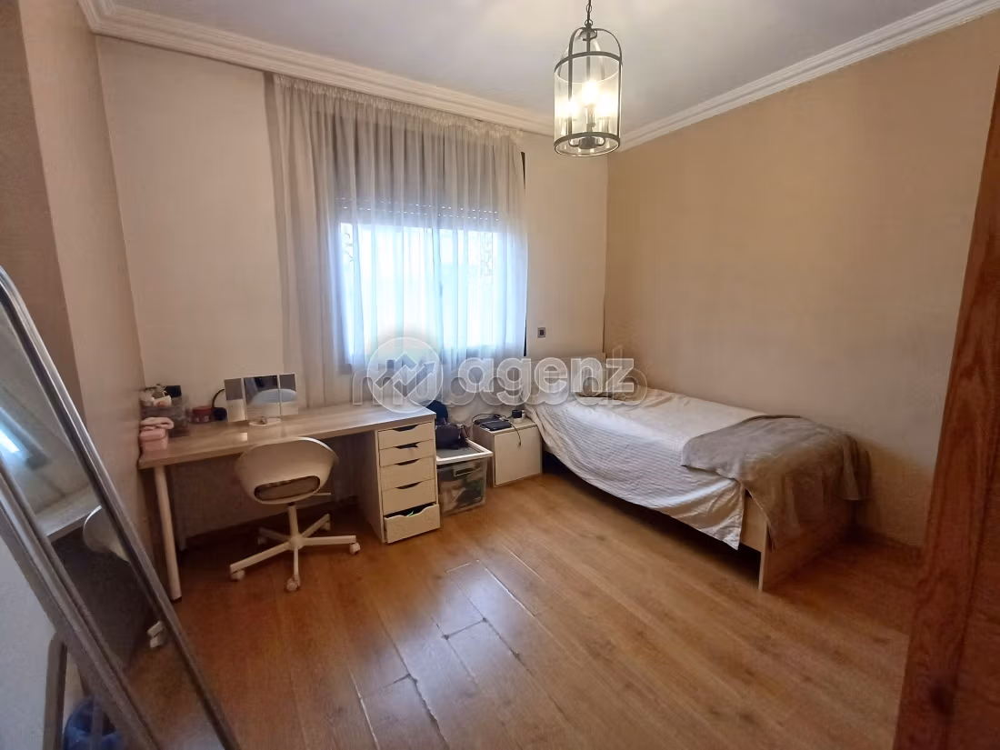 Appartement à vendre 229 m², 4 chambres Mers Sultan Casablanca — 3