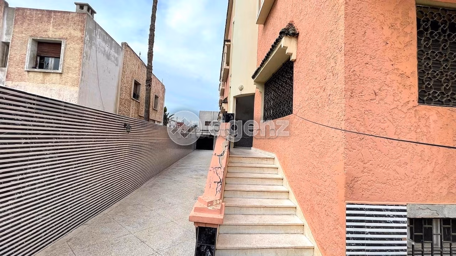 Villa for sale 575 m², 14 rooms Aïn Sebaâ Casablanca