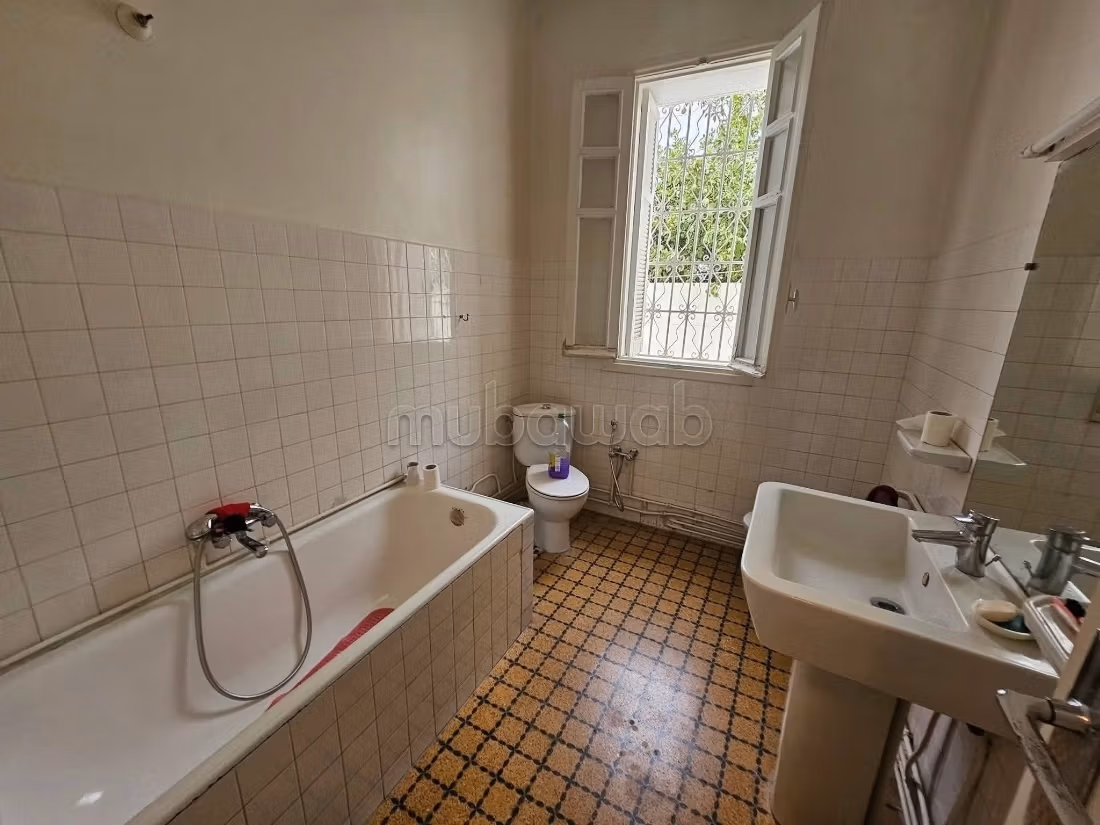 A vendre Villa S7 angle France Ville Omrane