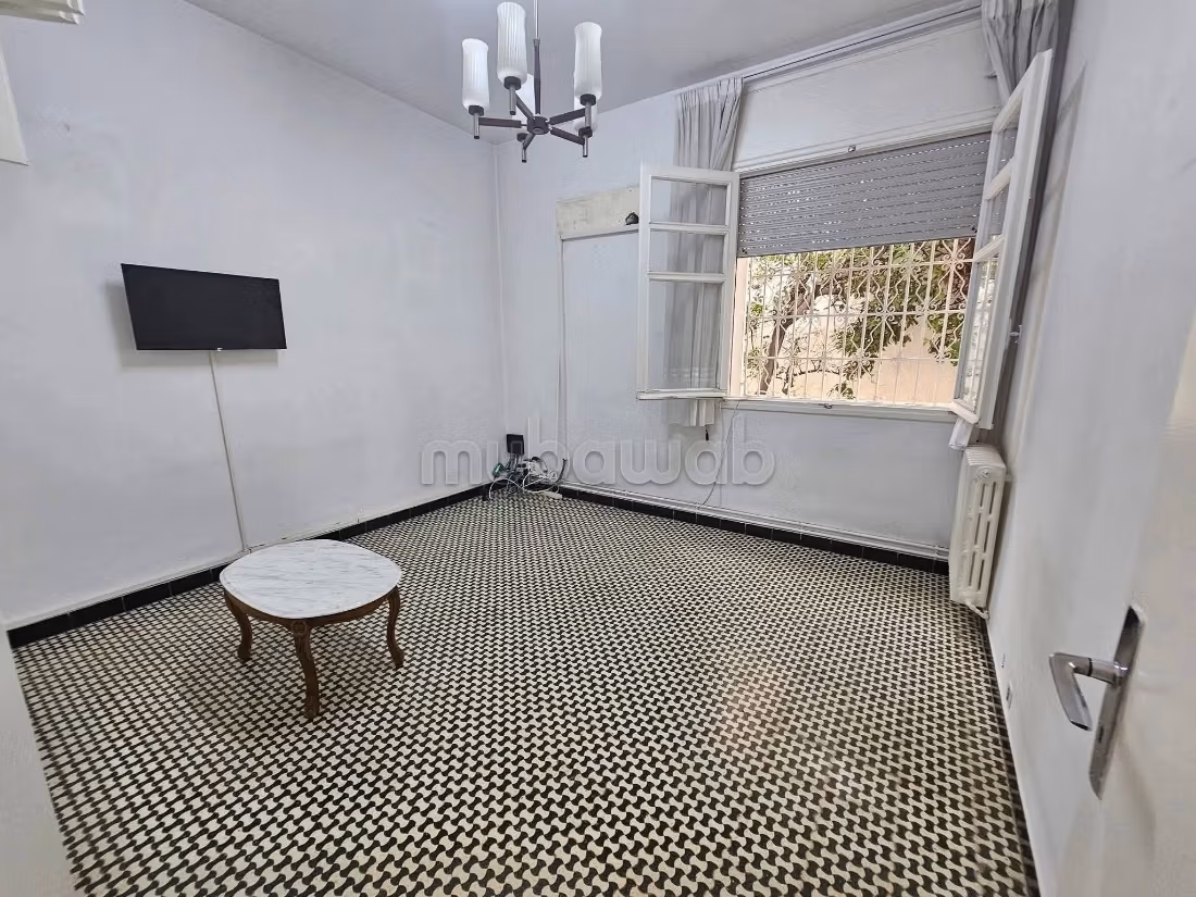 A vendre Villa S7 angle France Ville Omrane