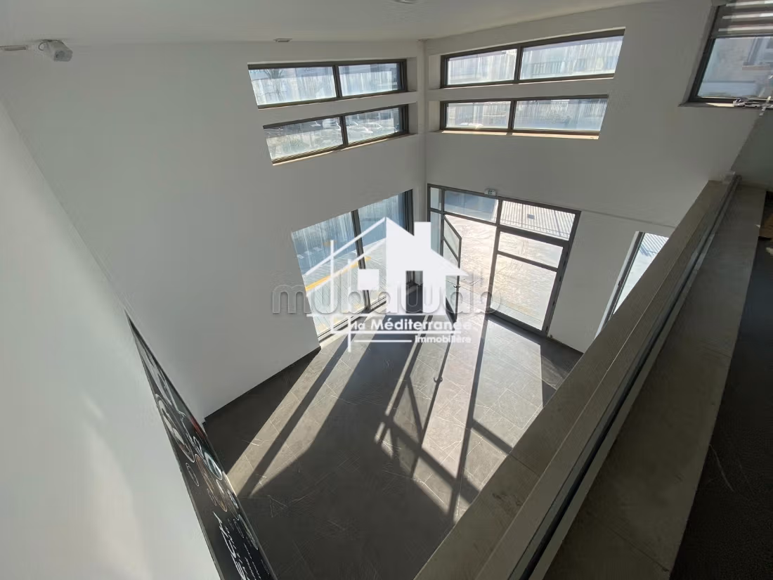 Immobile R3 di 2750m² al Lago 3