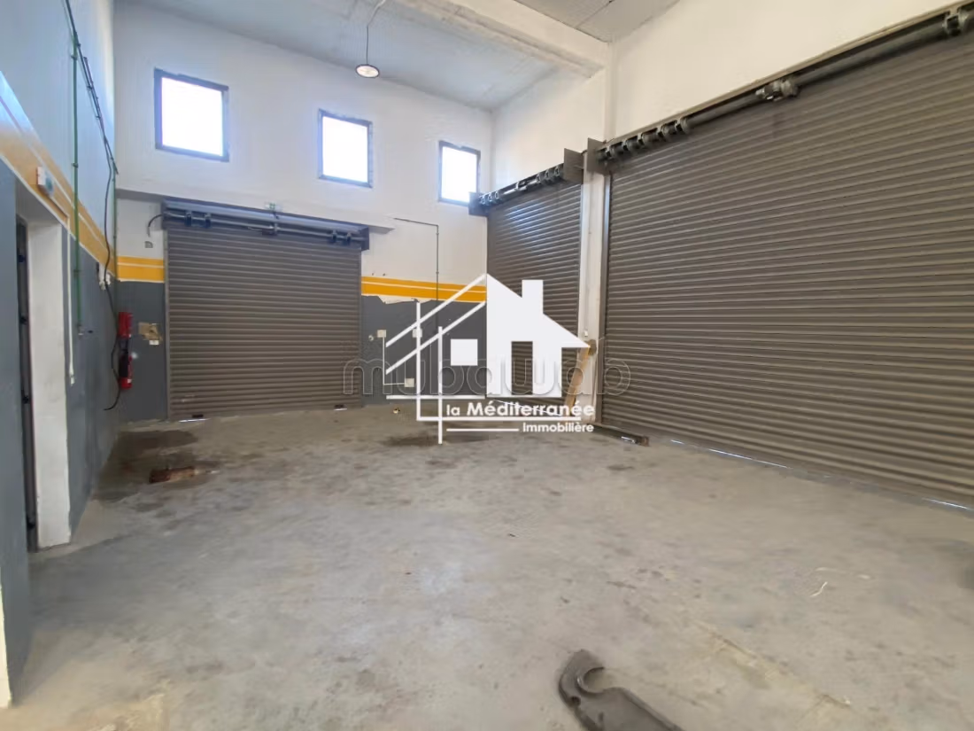 Immobile R3 di 2750m² al Lago 3