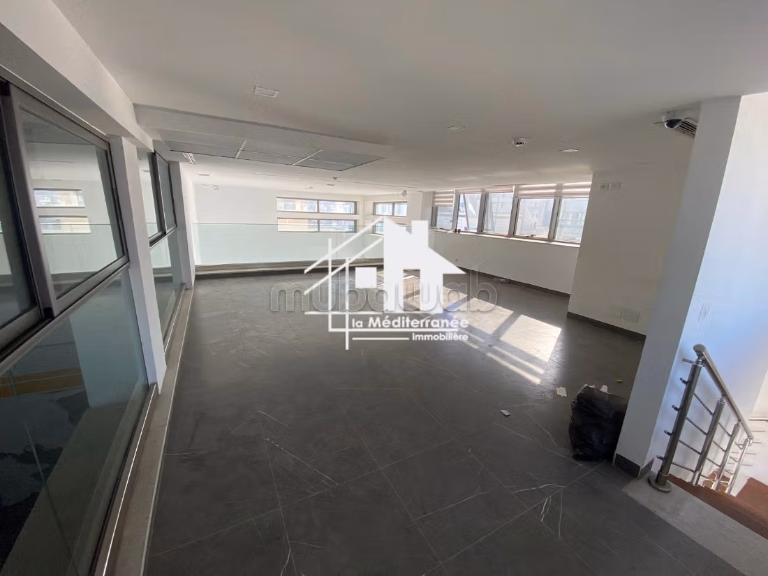 Immobile R3 di 2750m² al Lago 3
