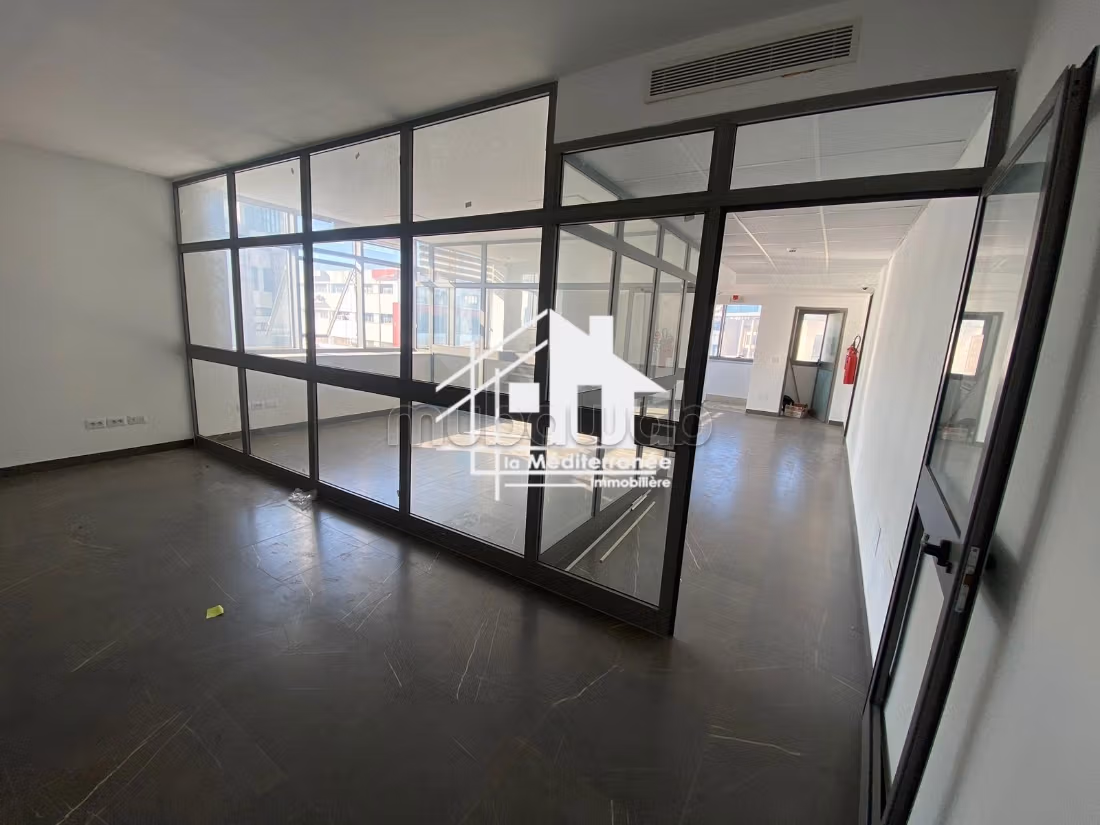 Immobile R3 di 2750m² al Lago 3