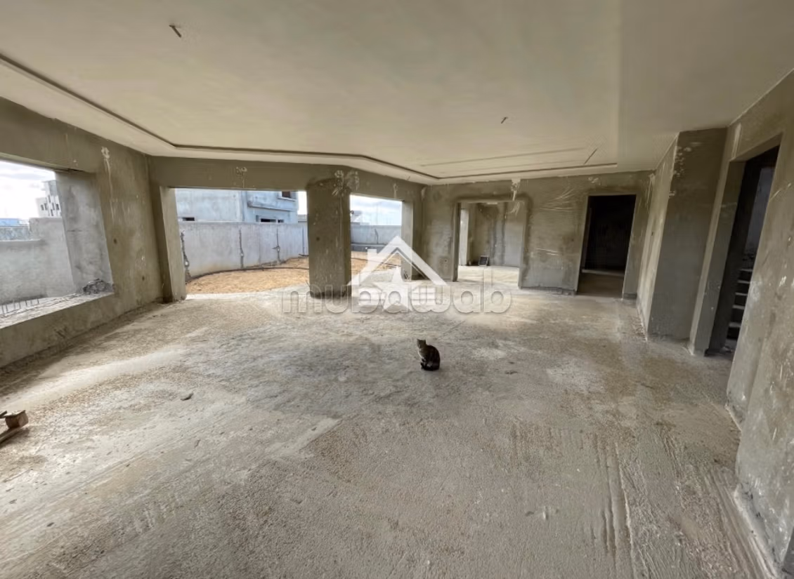 In vendita villa incompleta