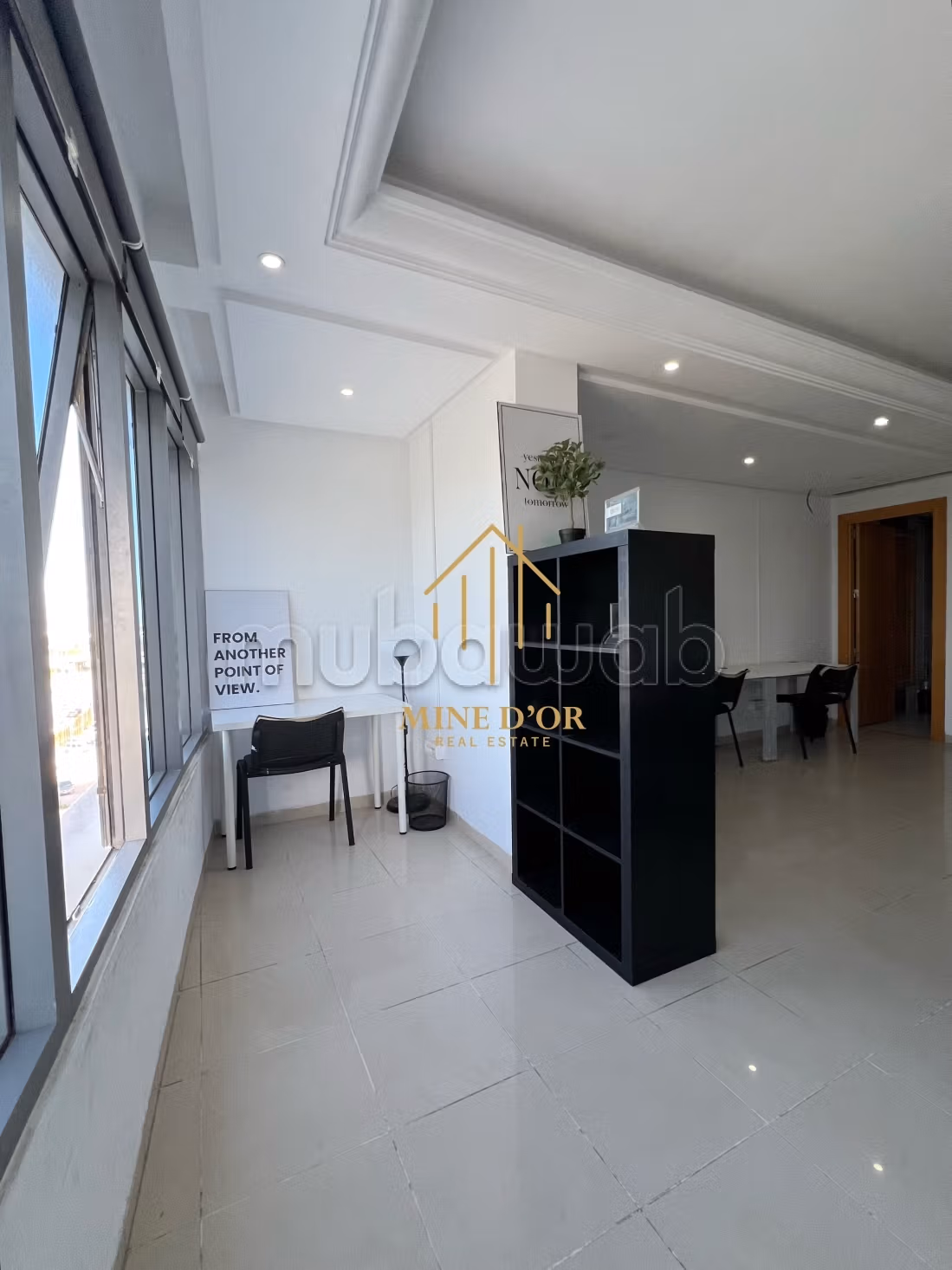 Office with 3 furnished or empty spaces in Montplaisir