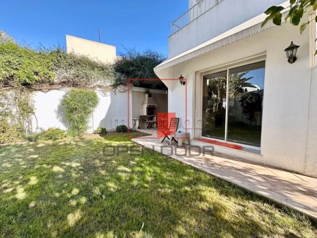 Villa with garden for sale in Carthage