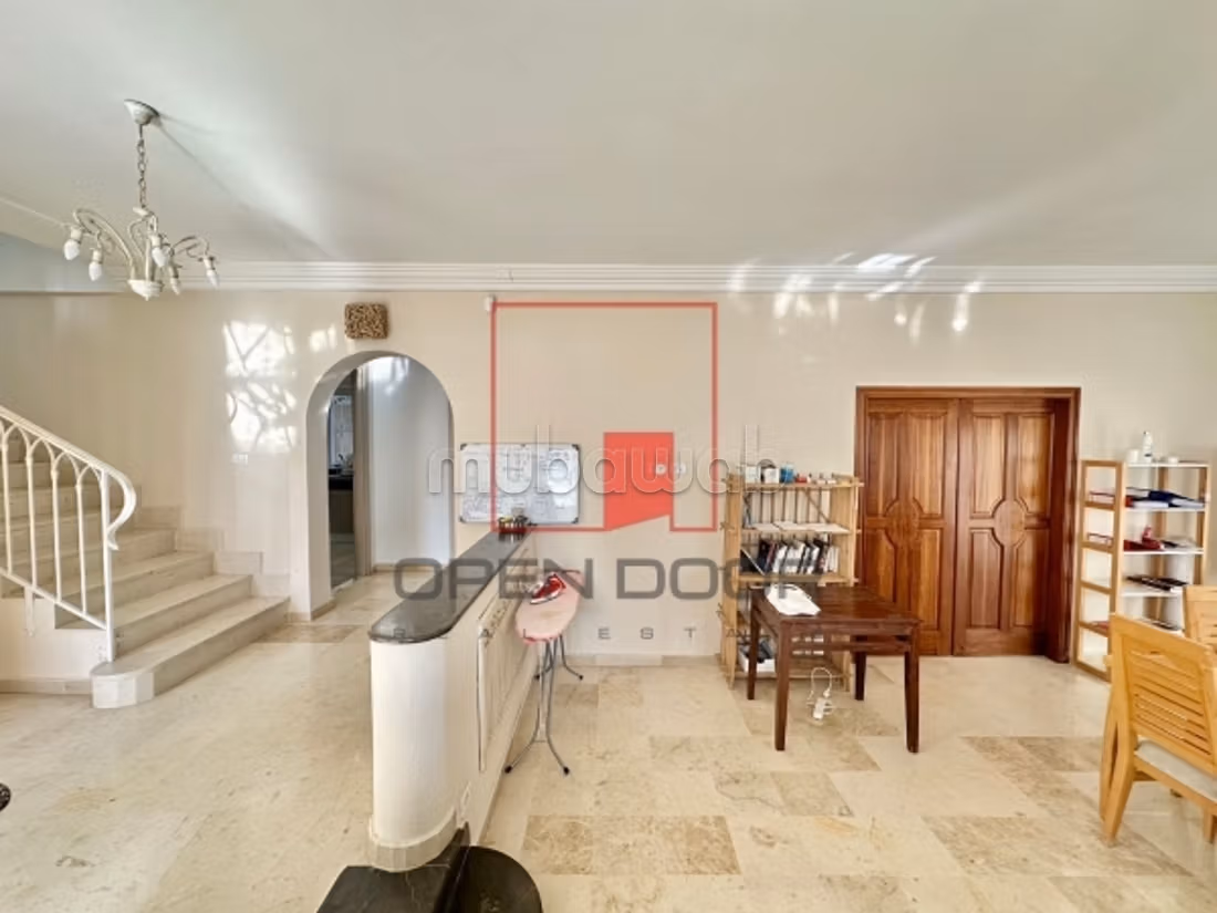 Villa with garden for sale in Carthage