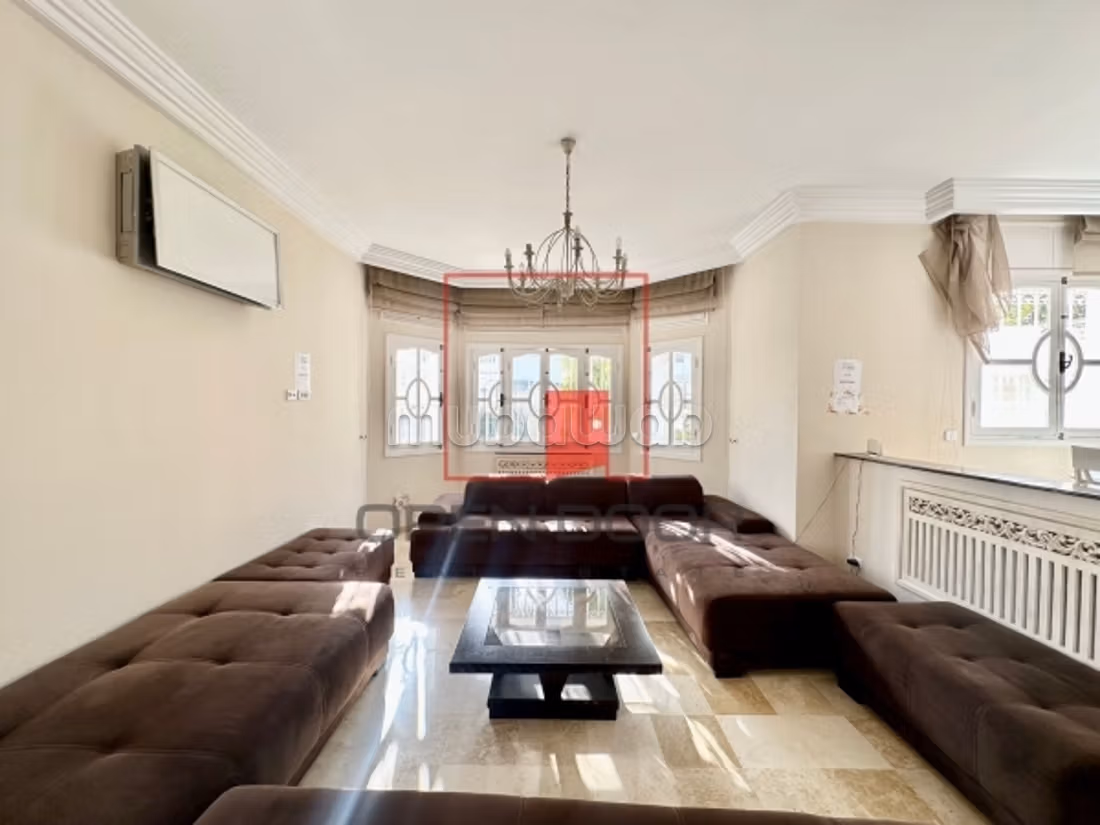 Villa with garden for sale in Carthage
