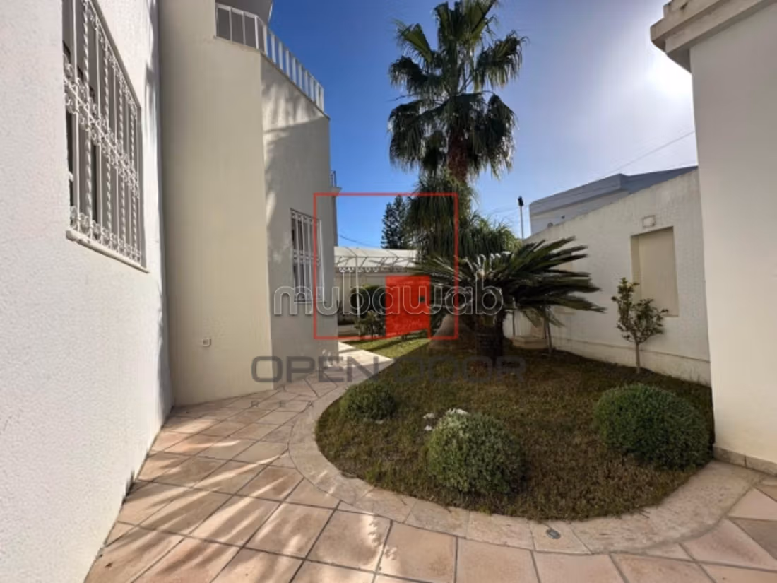 Villa with garden for sale in Carthage