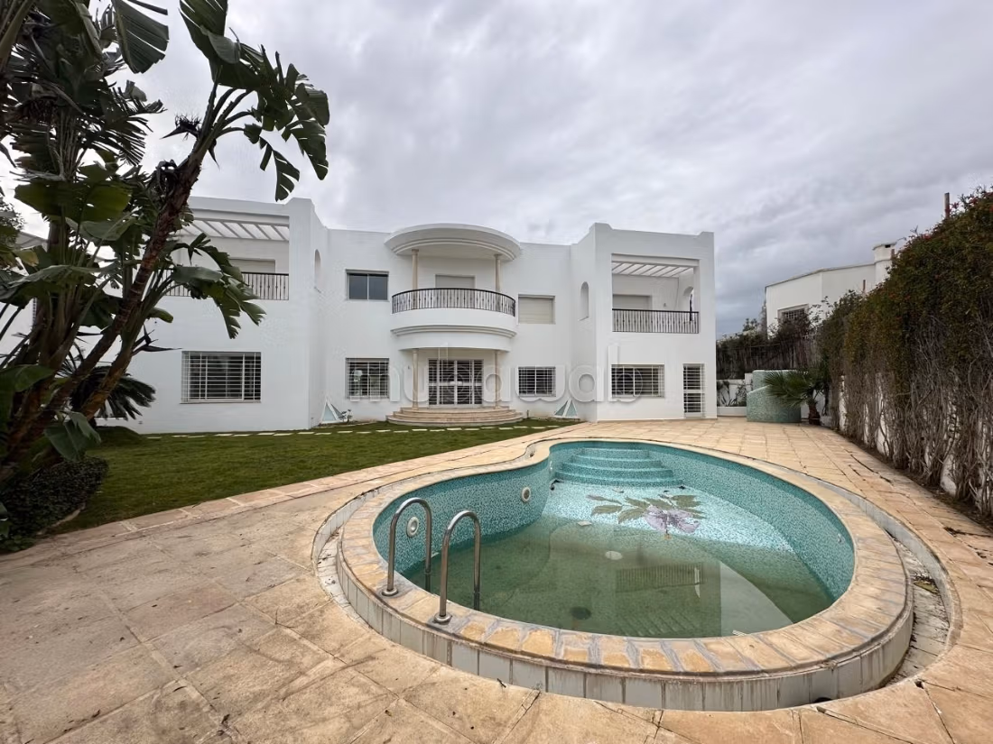 Prestigieuse villa aux Berges du Lac 2