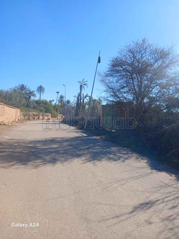 Kopen: land in Route Casablanca. Totale oppervlakte 17000 m²