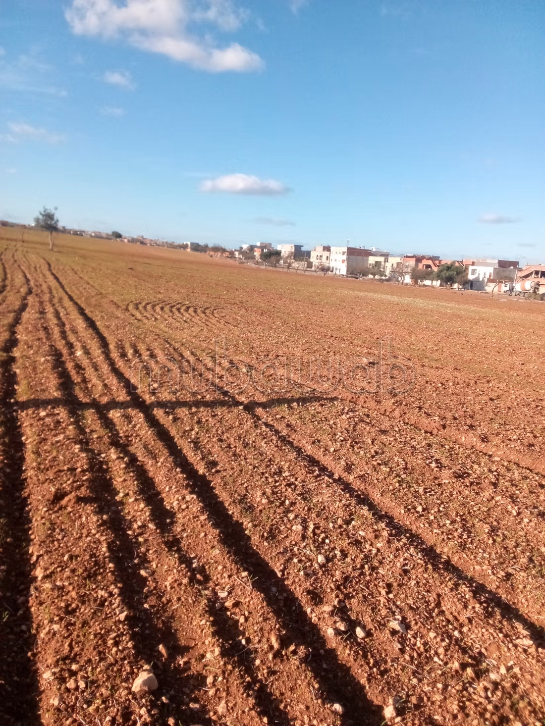 A VENDRE Grand Terrain Stratégique