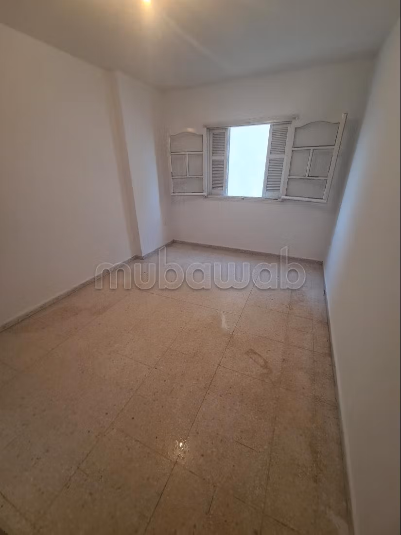 Pavillon de superficie TOTAL 500m2 dont 240 m2 hab