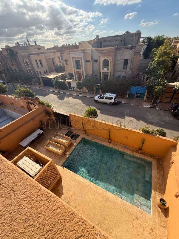 Magnificent villa with 5 suites, garden, pool