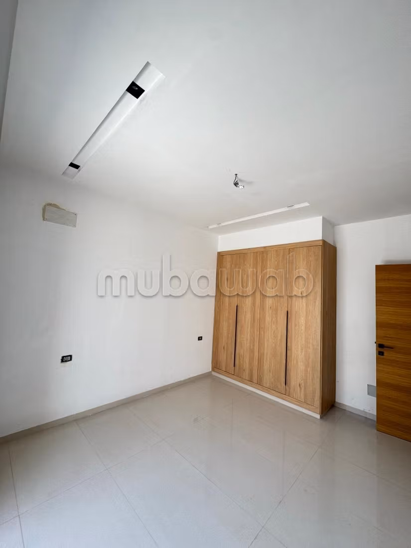 Splendido appartamento da acquistare a Aouina. Superficie 61 m². Cucina ben equipaggiata