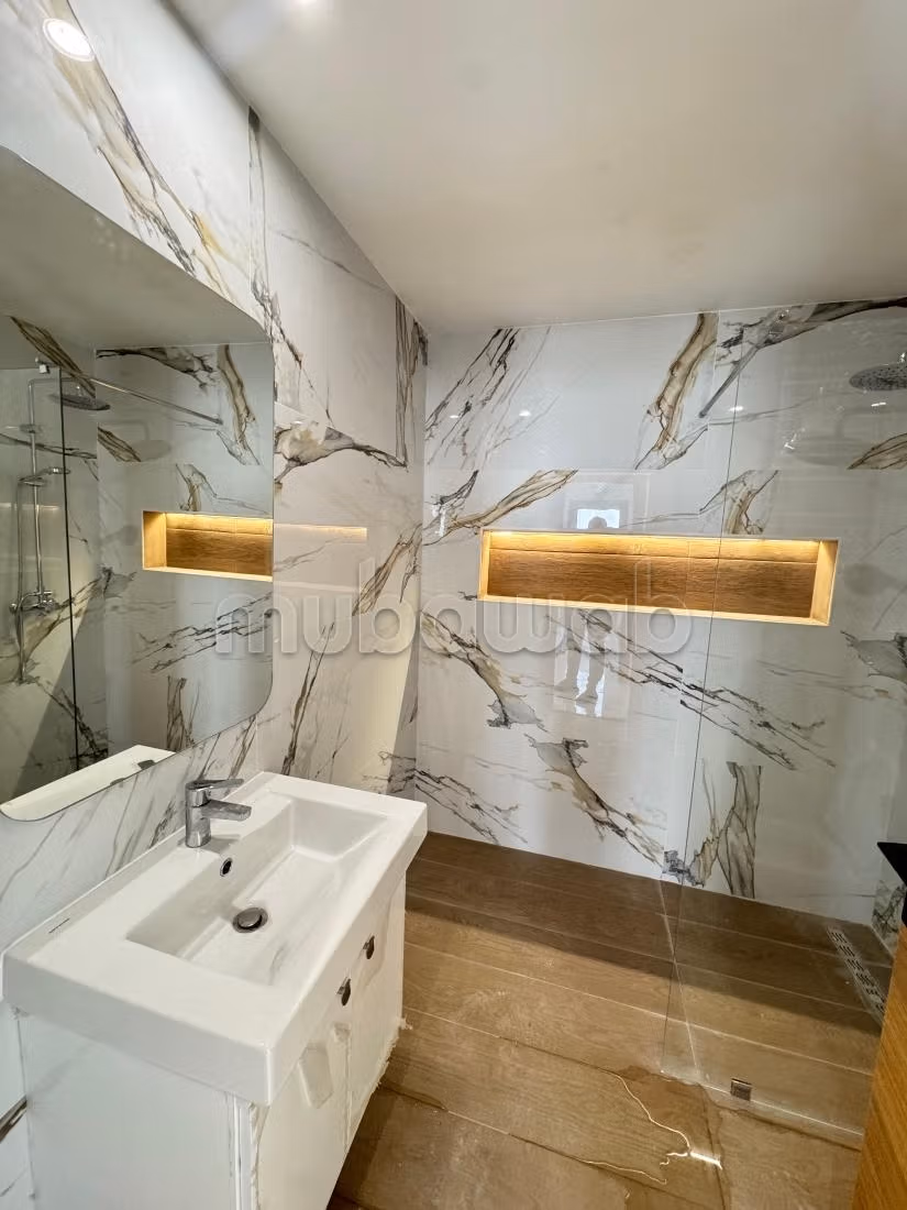 Splendido appartamento da acquistare a Aouina. Superficie 61 m². Cucina ben equipaggiata