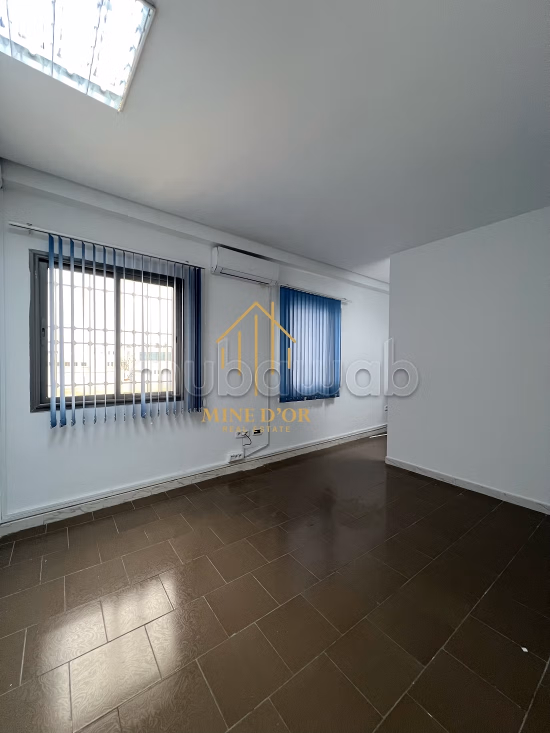 À louer plateau 300 m² à Charguia 2