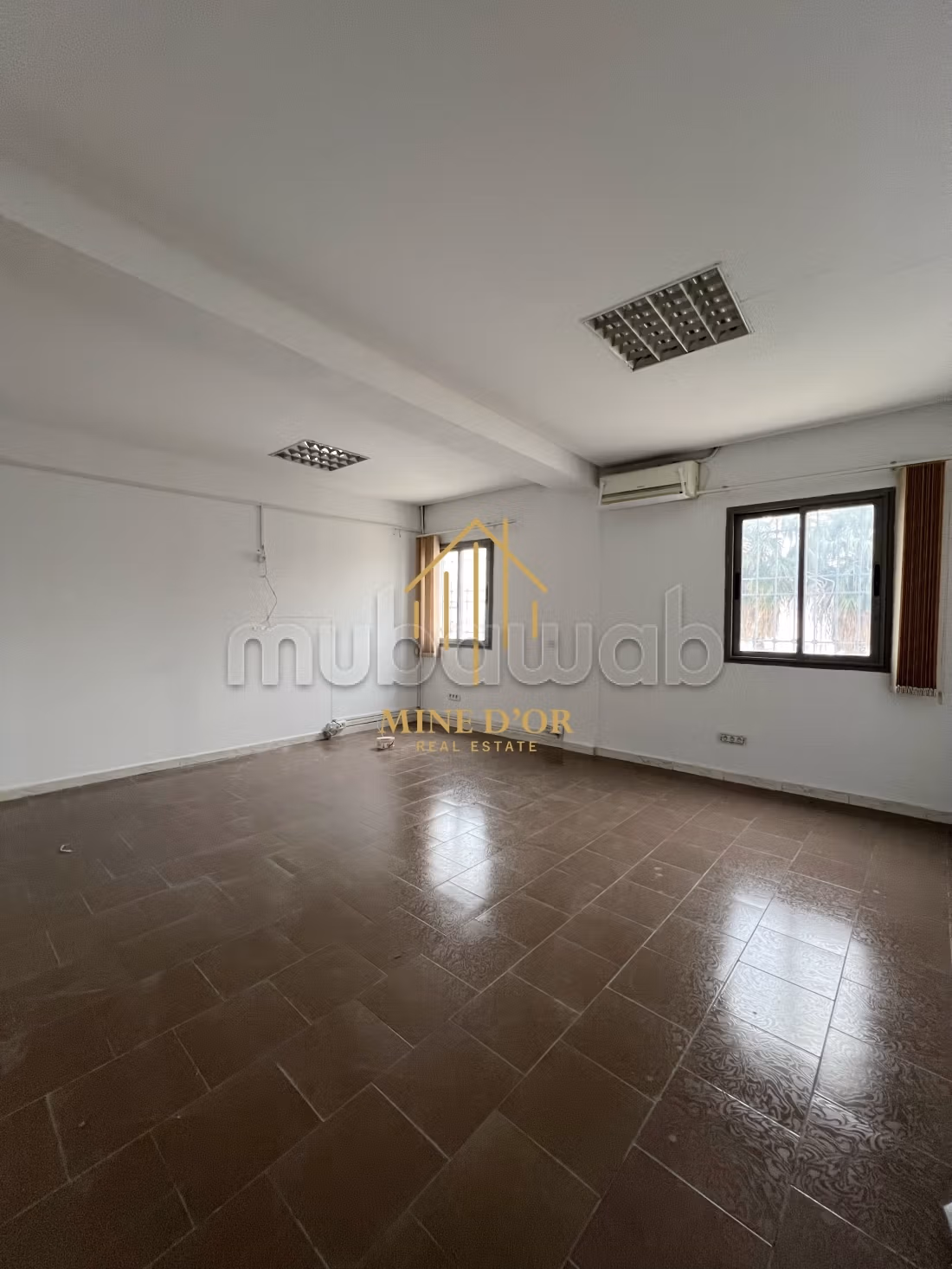 À louer plateau 300 m² à Charguia 2
