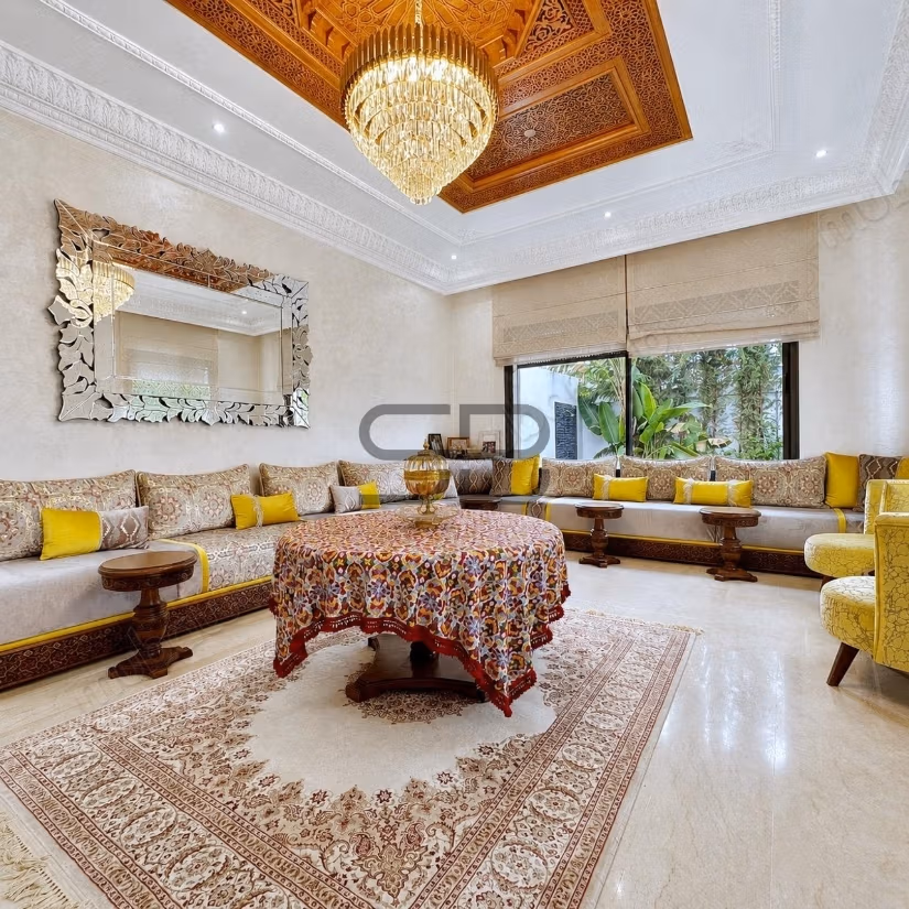 Prachtige villa te koop in Ville Verte. 4 comfortabele slaapkamers. Zwembad, airconditioning.