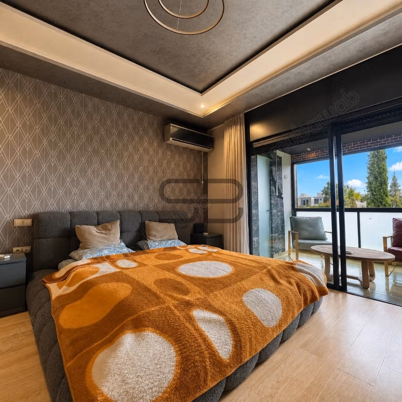 Prachtige villa te koop in Ville Verte. 4 comfortabele slaapkamers. Zwembad, airconditioning.