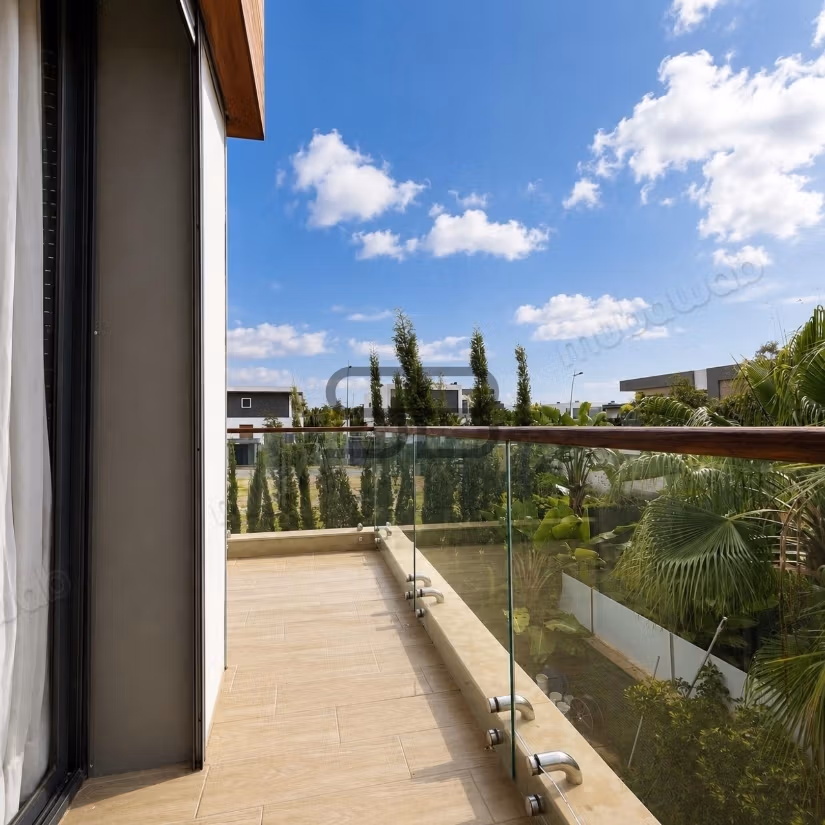 Prachtige villa te koop in Ville Verte. 4 comfortabele slaapkamers. Zwembad, airconditioning.