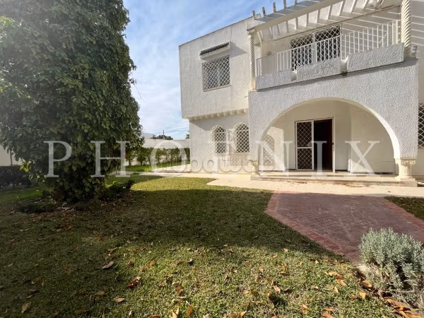Villa S4 con giardino a Cartagine