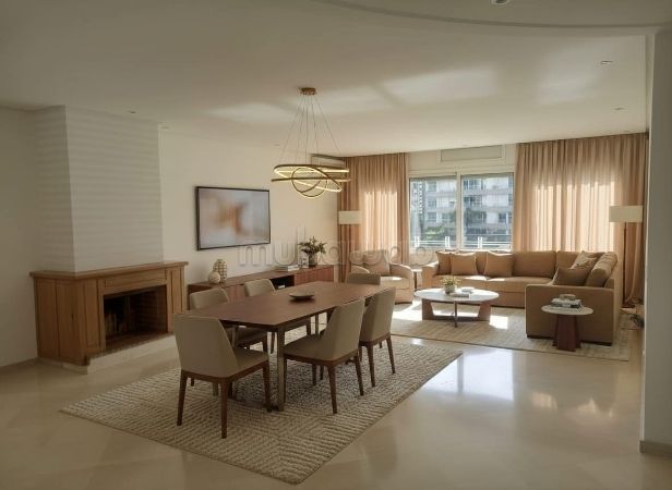 Locatie van een lege 3-slaapkamer appartement van 178 m² voor lange termijn huur in Racine Casablanca