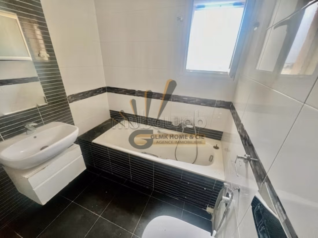 S3 à vendre à la Soukra