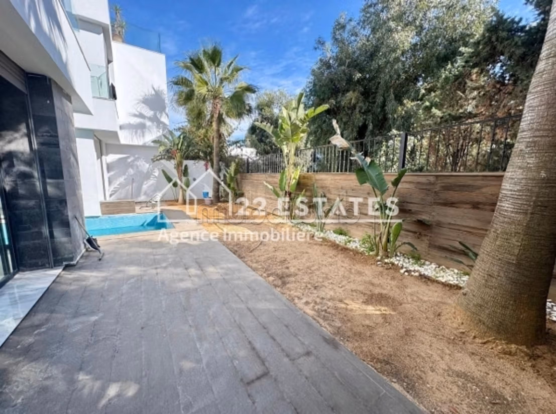 Villa jumelée S3 avec piscine au cœur de la Marsa