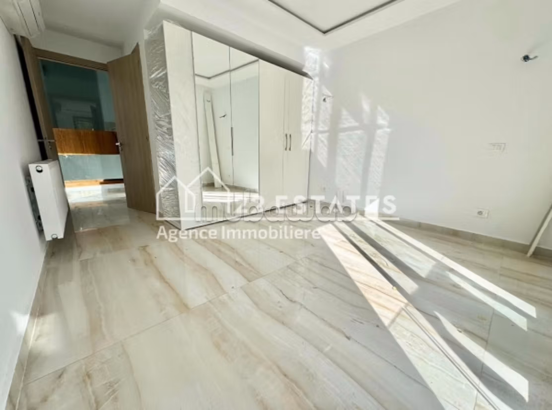 Villa jumelée S3 avec piscine au cœur de la Marsa