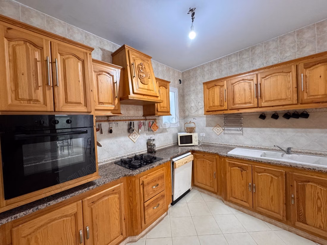 For sale independent villa with pool in Kélibia
