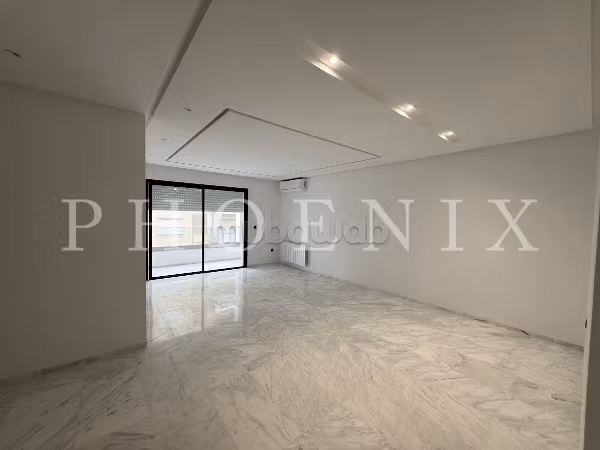 S2 Apartment with a 129 m² terrace in JDC