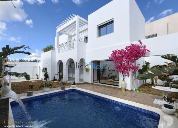 Modern villa in s3 with garden and swimming pool