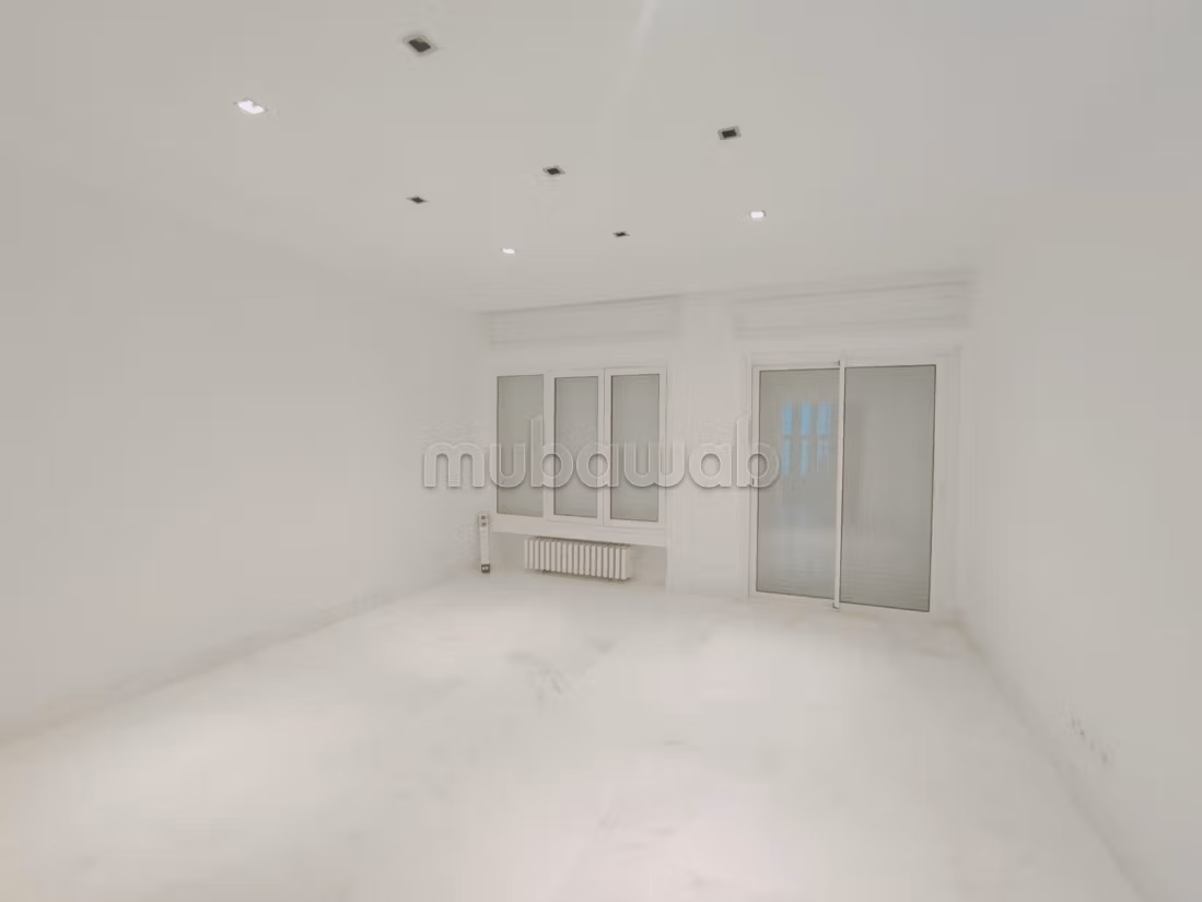 Villa S4 con piscina e vista mare, Marsa Corniche