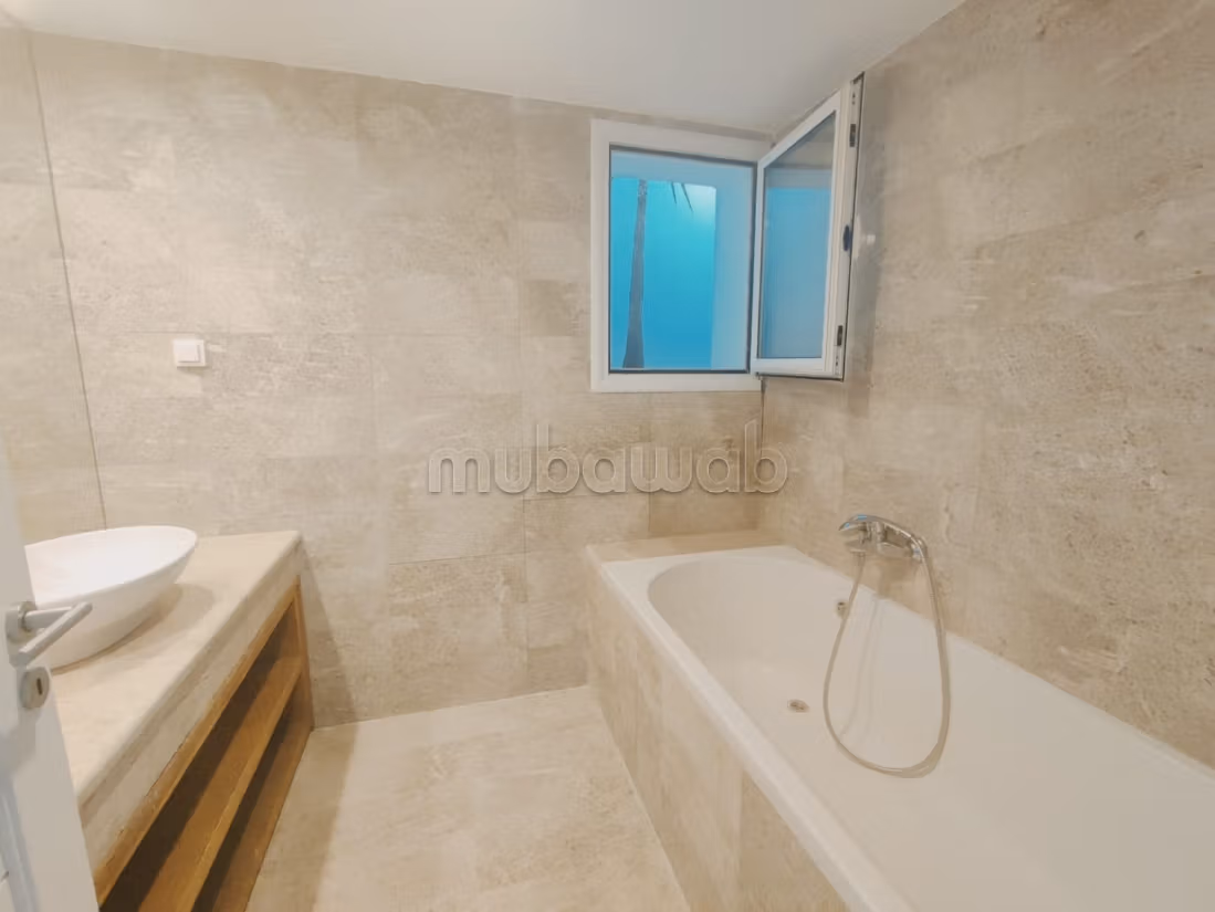 Villa S4 con piscina e vista mare, Marsa Corniche