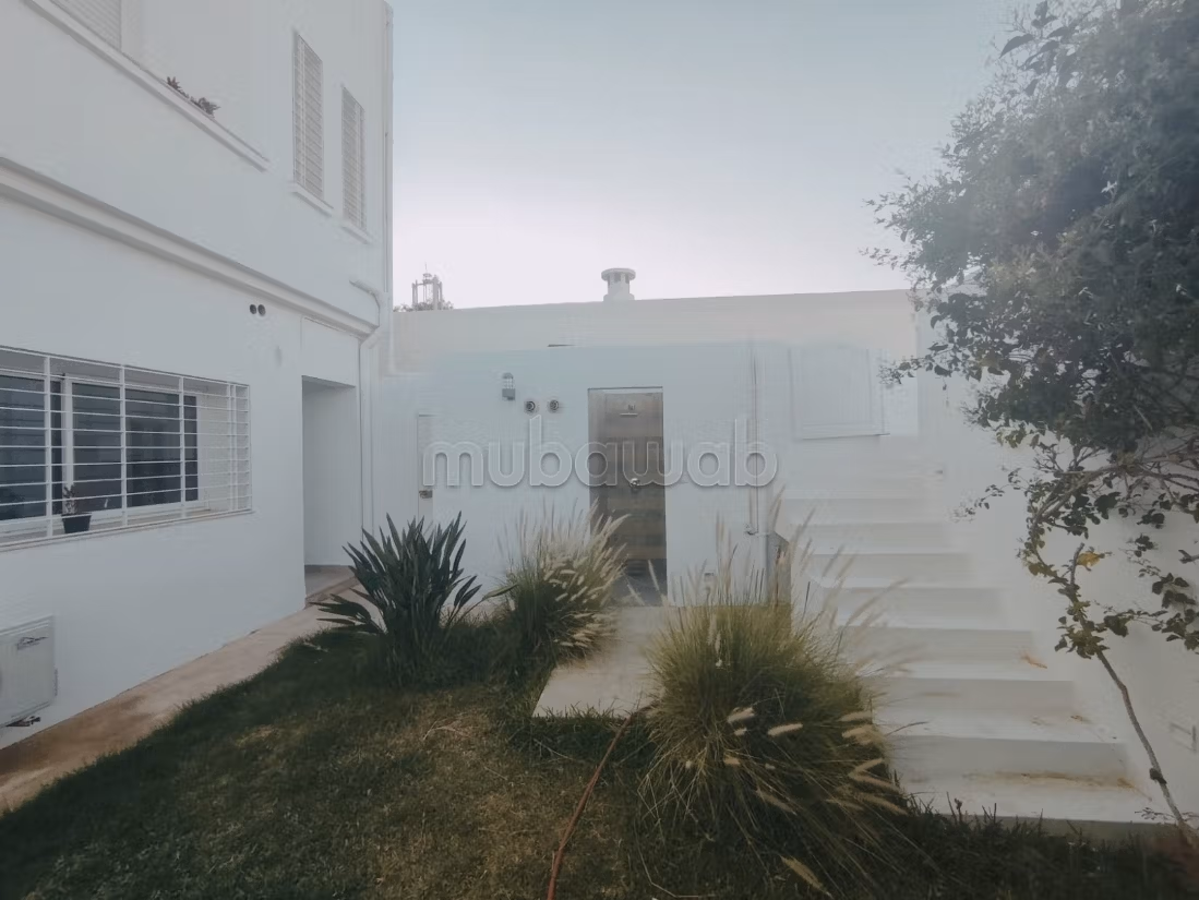 Villa S4 con piscina e vista mare, Marsa Corniche