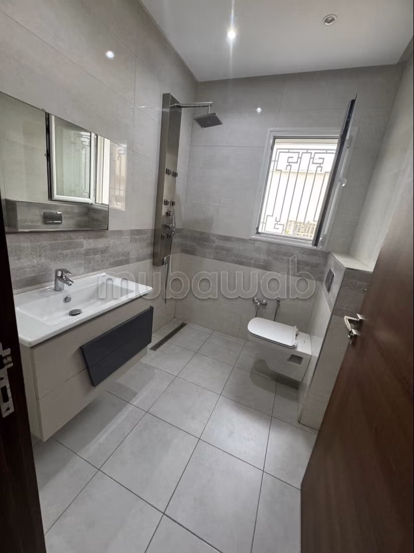 Somptueuse maison à vendre à Borj Cedria. 7 belles chambres. Bien meublé