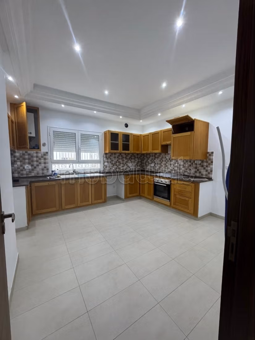 Somptueuse maison à vendre à Borj Cedria. 7 belles chambres. Bien meublé