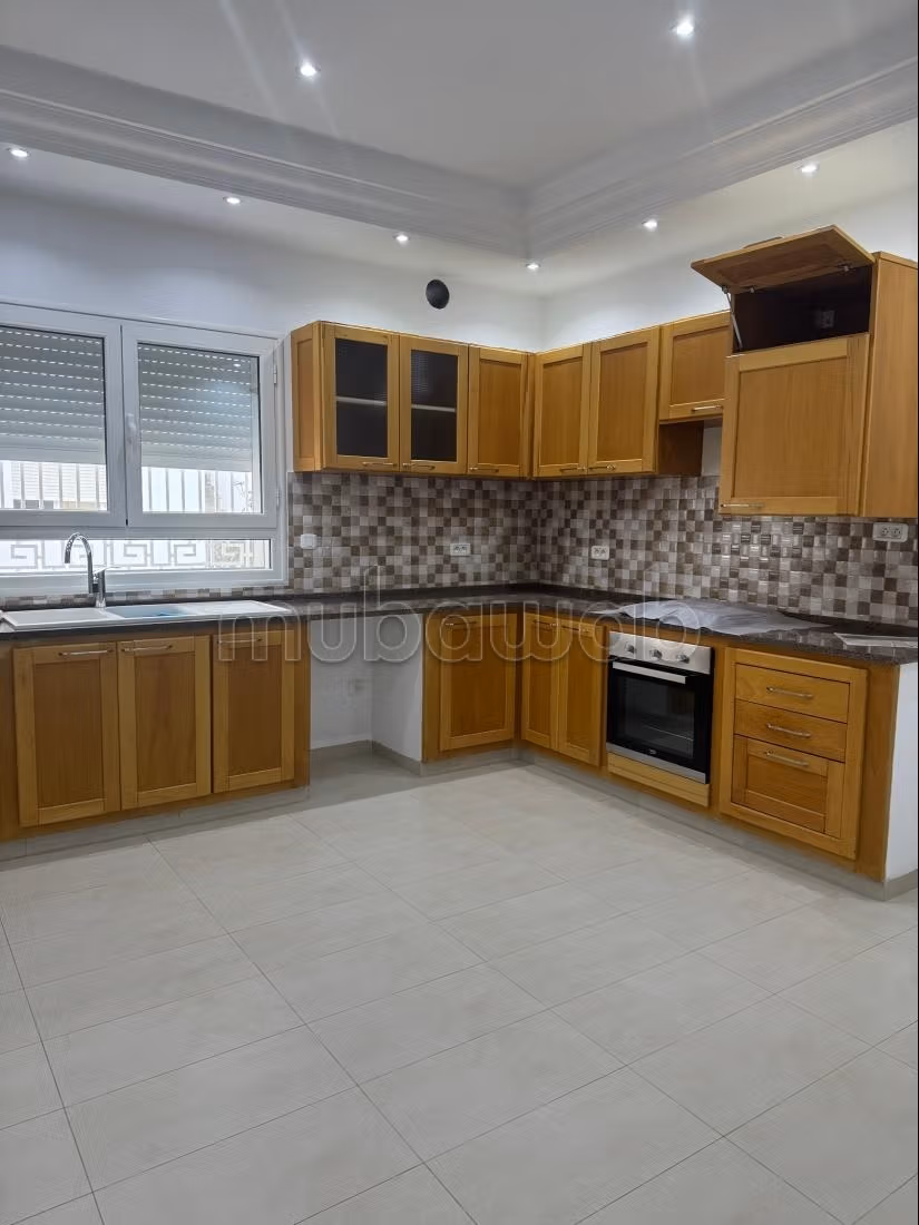 Somptueuse maison à vendre à Borj Cedria. 7 belles chambres. Bien meublé