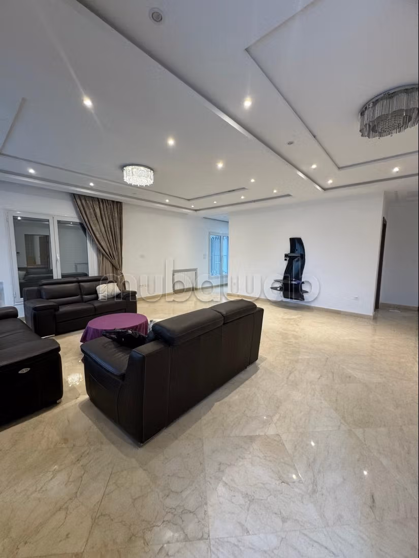 Somptueuse maison à vendre à Borj Cedria. 7 belles chambres. Bien meublé