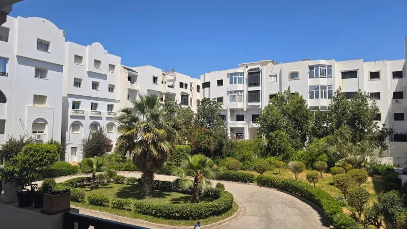 Un appartement S3 vide à la Marsa plage