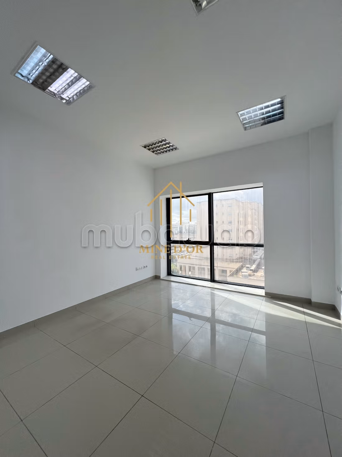 À Louer Bureau 158 m² au Centre Urbain Nord