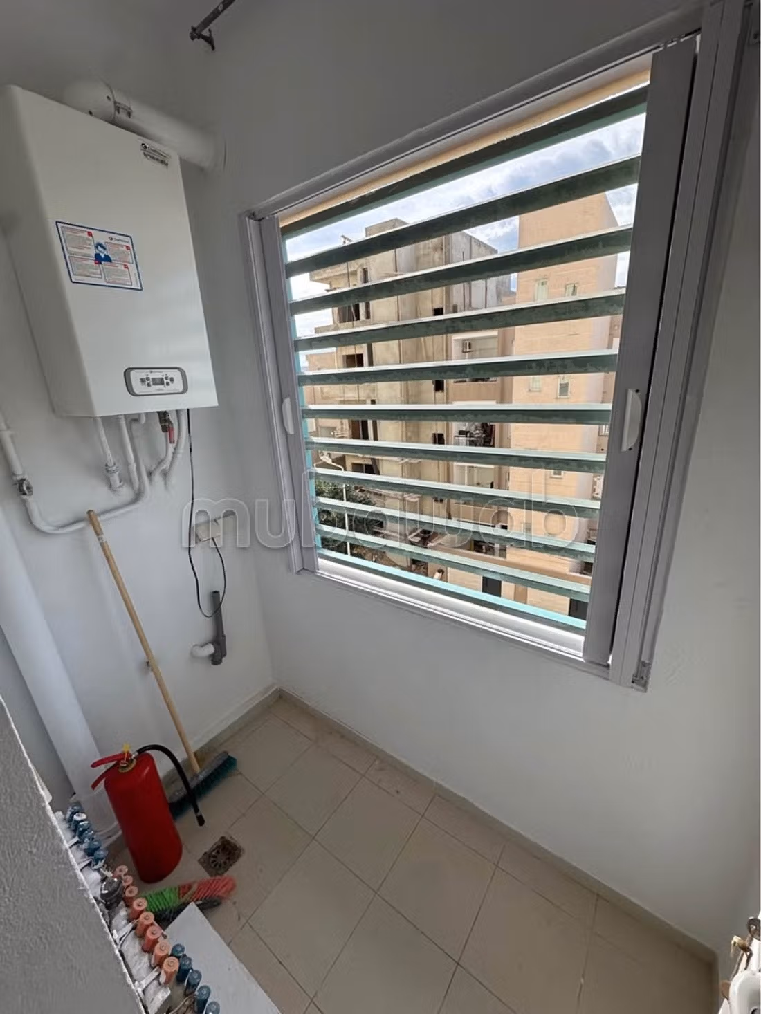 S1 Haut Standing à louer 
Bhar Lazreg 
950 DT