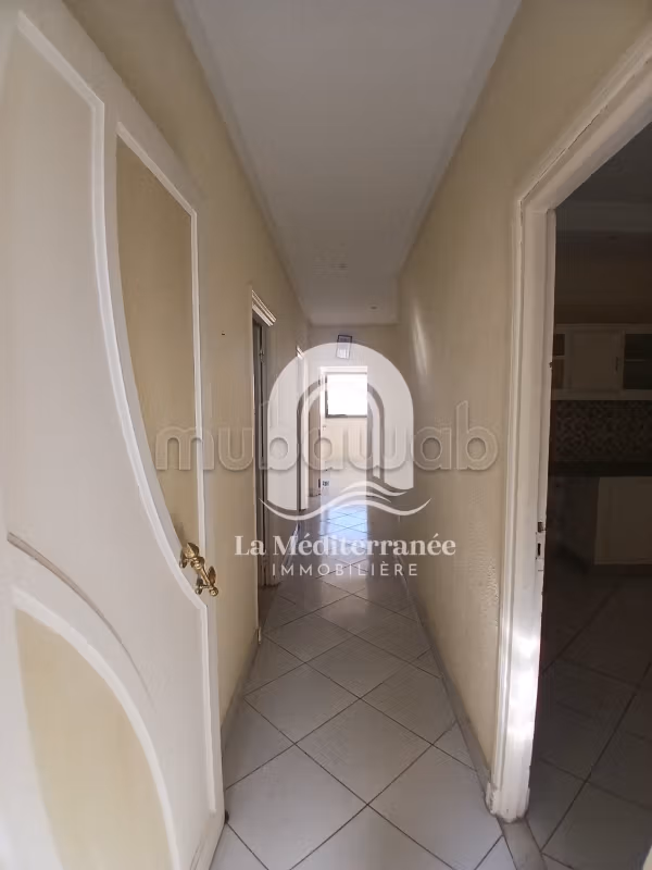 À vendre villa à Mégrine Jawhara