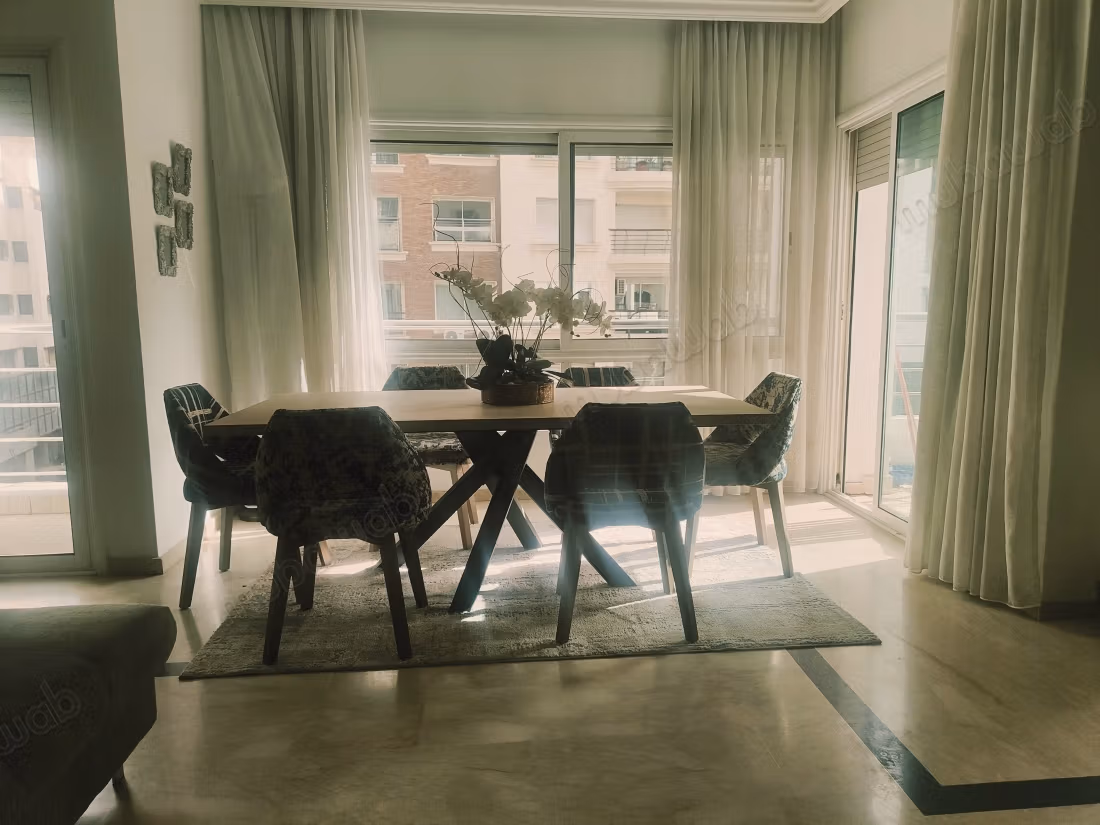 Beautiful apartment for rent in Racine. Total area 210 m²