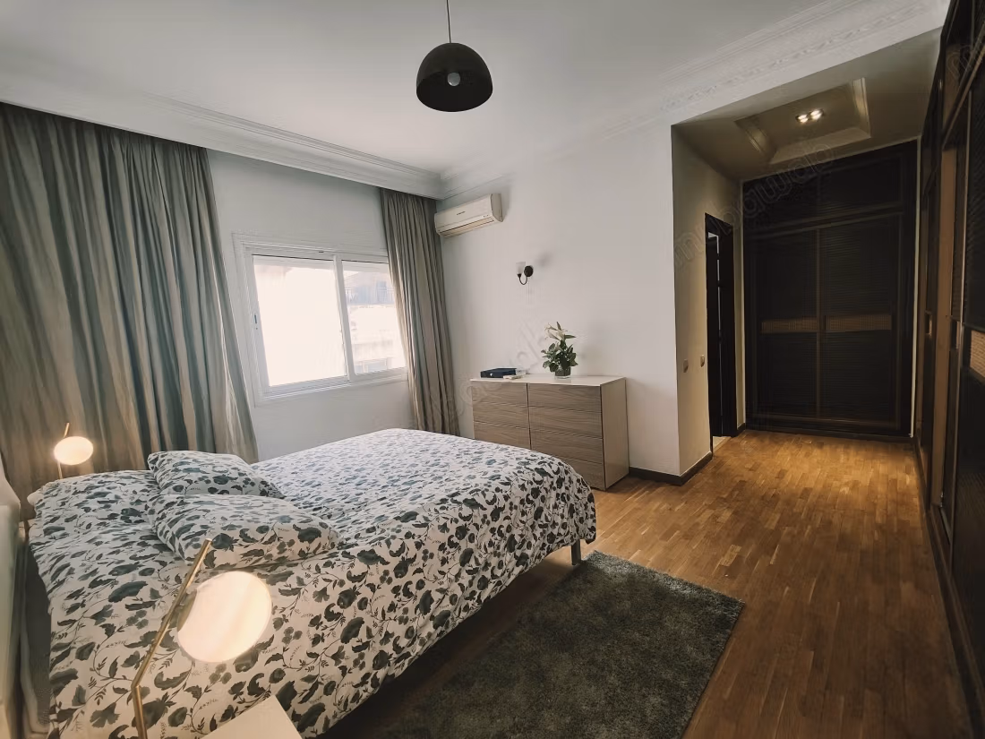 Beautiful apartment for rent in Racine. Total area 210 m²