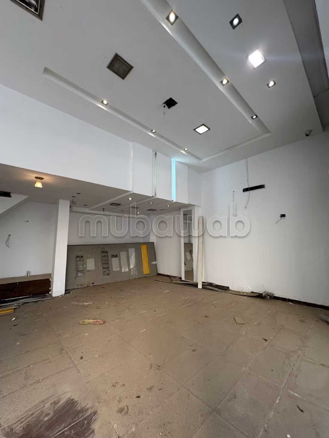Negozio in vendita – Beb Bhar