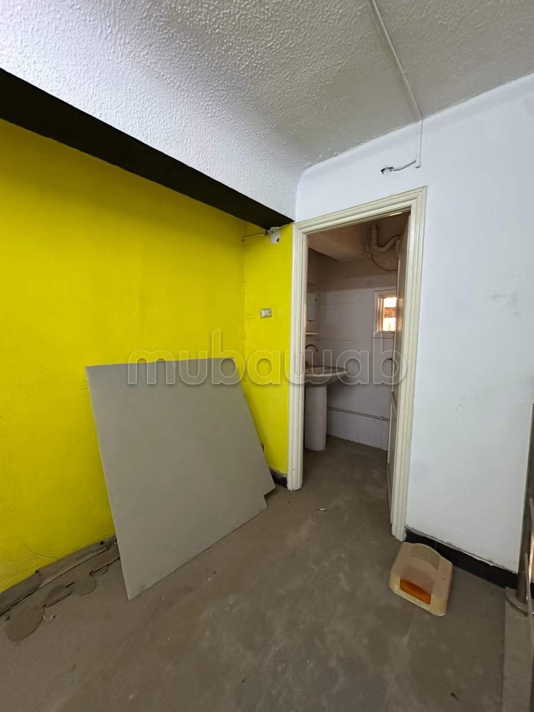 Negozio in vendita – Beb Bhar